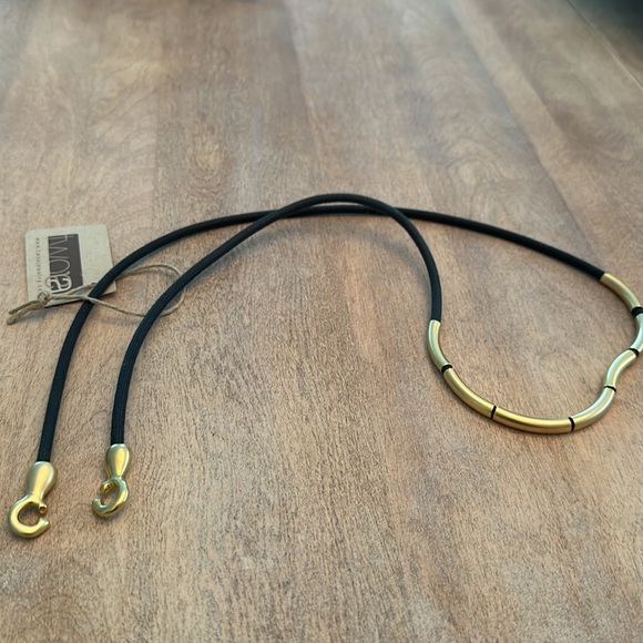 Designer, gold and black necklace brand new - Picture 7 of 8